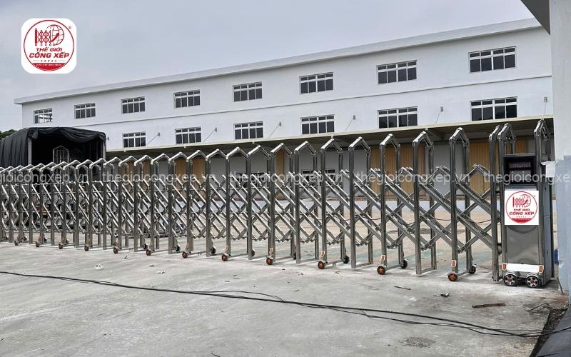 cấu tạo cổng xếp inox