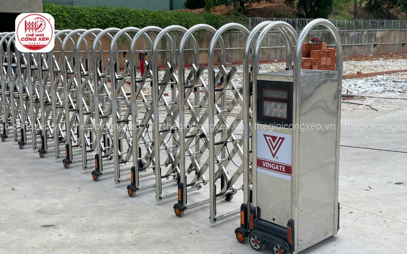 Cổng xếp inox 201 có bị gỉ không