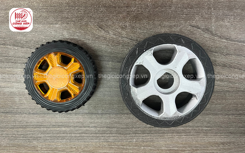 khi nào nên thay bánh xe cổng xếp