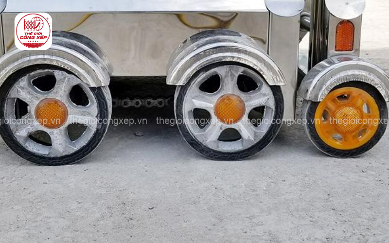 khi nào nên thay bánh xe cổng xếp
