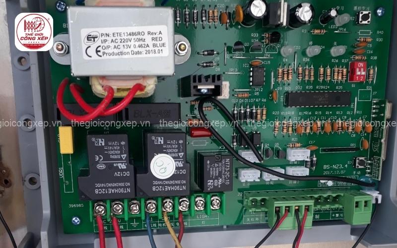 bộ điều khiển cổng xếp