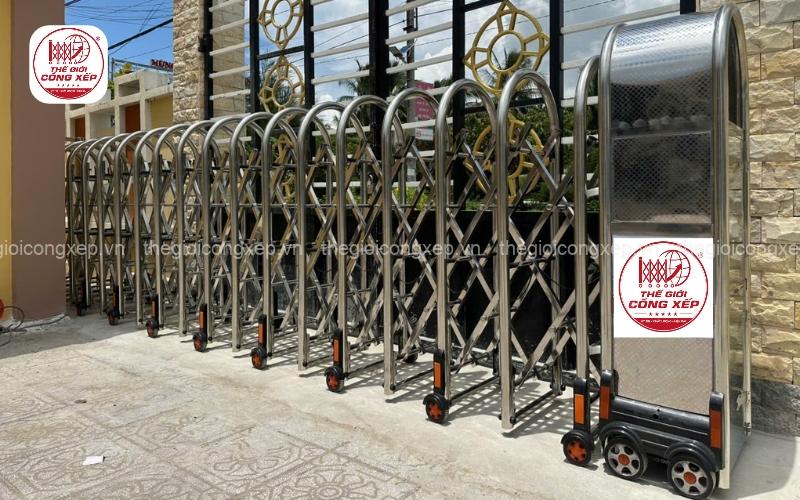 có nên lắp đặt cổng xếp inox 201 cho công trình
