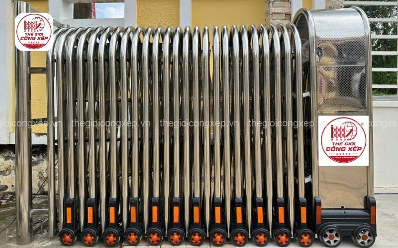Cổng xếp inox 304