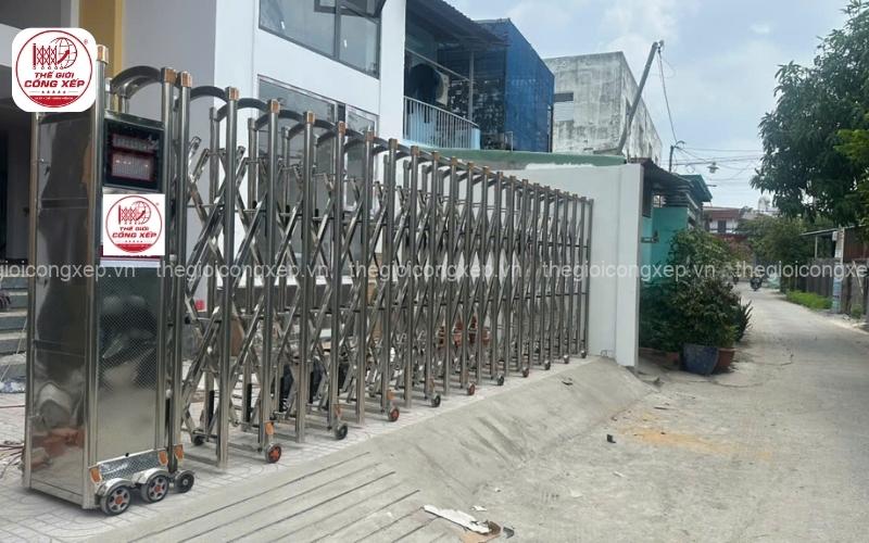 Cổng xếp inox 304