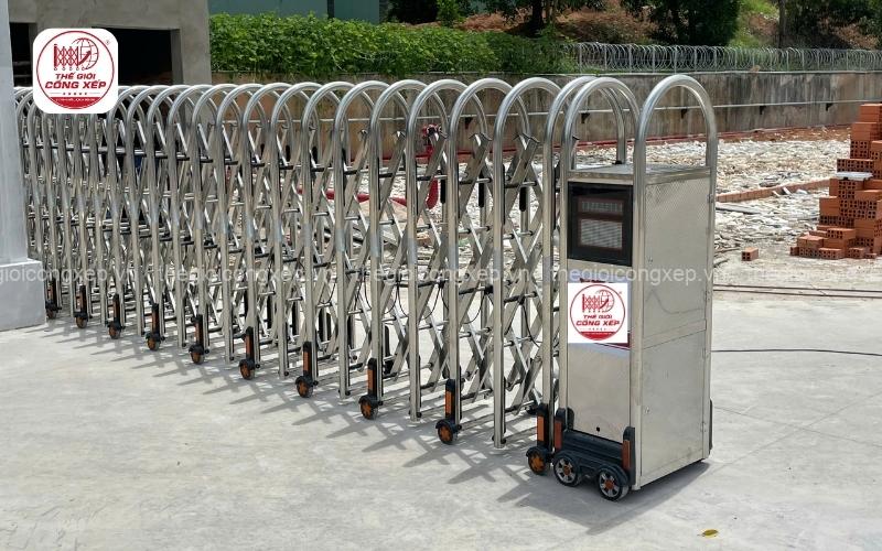 Cổng xếp inox 304
