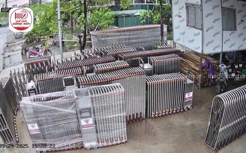 Cổng Xếp Inox 201 Phù Hợp Với Những Công Trình Nào?