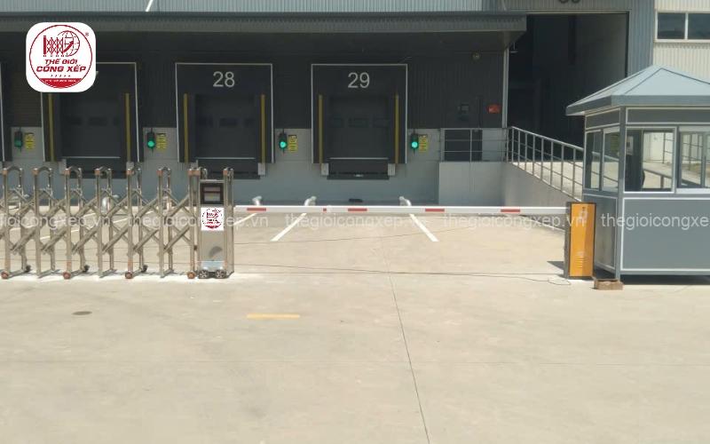 Cổng Xếp Inox 201 Phù Hợp Với Những Công Trình Nào?