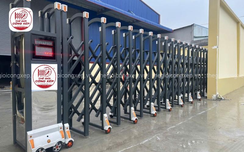 Cổng Xếp Inox 201 Phù Hợp Với Những Công Trình Nào?