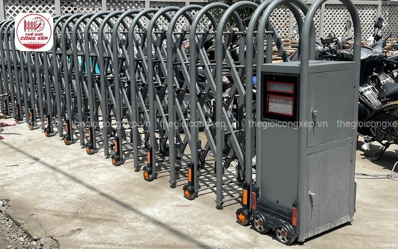 mua cửa cổng xếp ở đâu