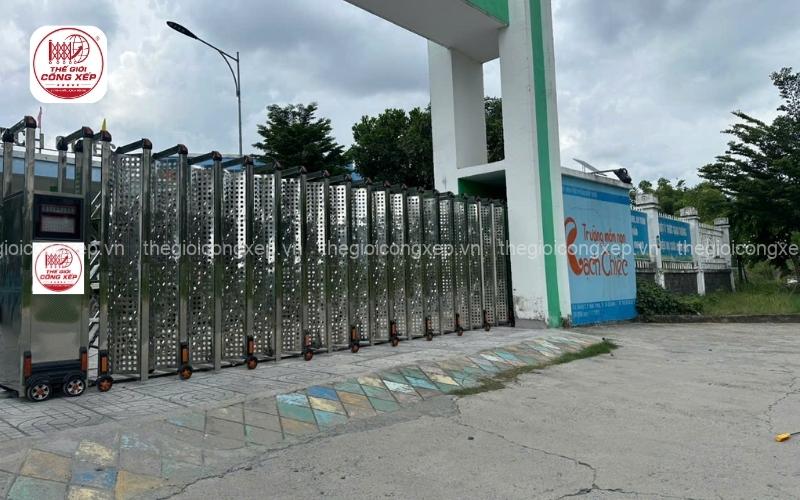 mua cửa cổng xếp ở đâu