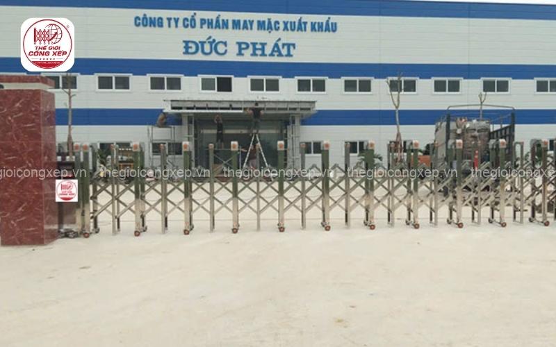 mua cửa cổng xếp ở đâu