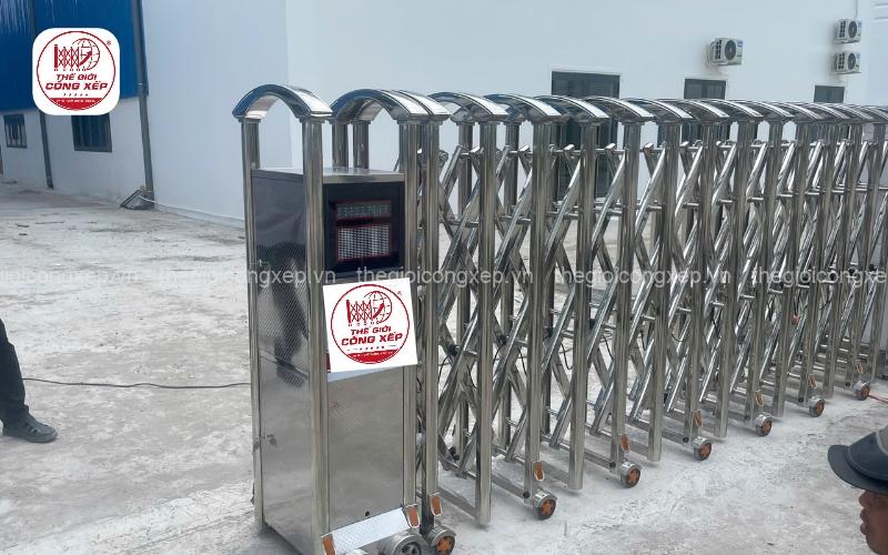 Yếu tố cần cân nhắc khi mua cổng xếp inox 201