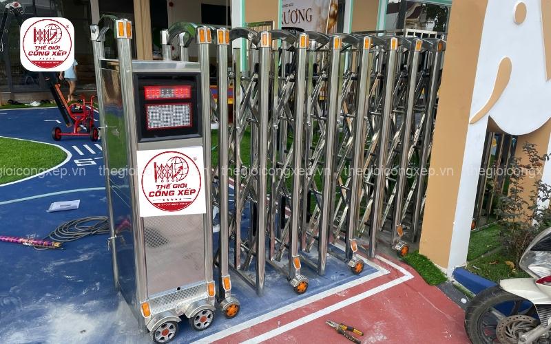 Yếu tố cần cân nhắc khi mua cổng xếp inox 201